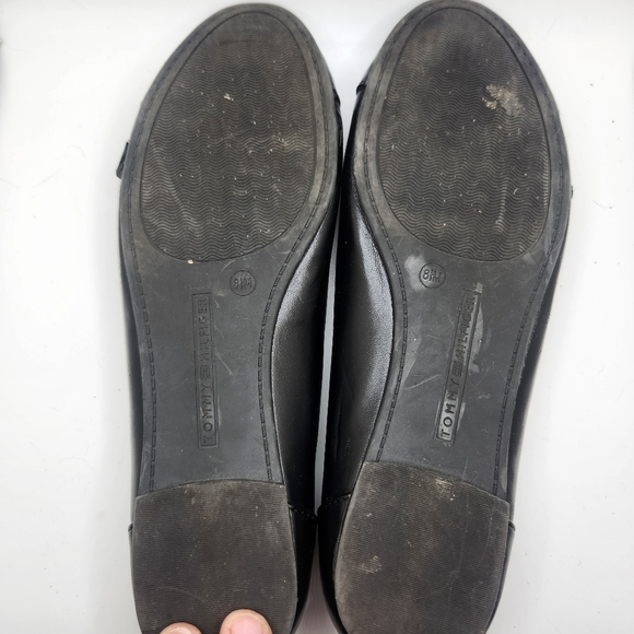 Tommy Hilfiger Womens Size 8.5 Faux Leather Ballet Flats Black Logo Plate Career - Picture 8 of 8